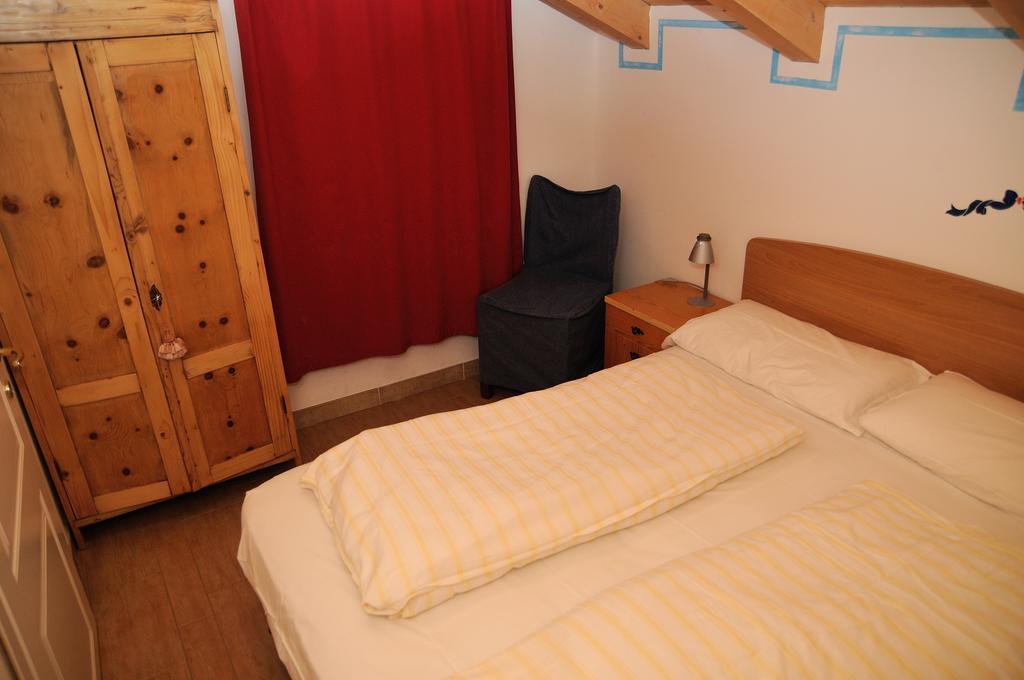Roe Apartment Panchia Quarto foto